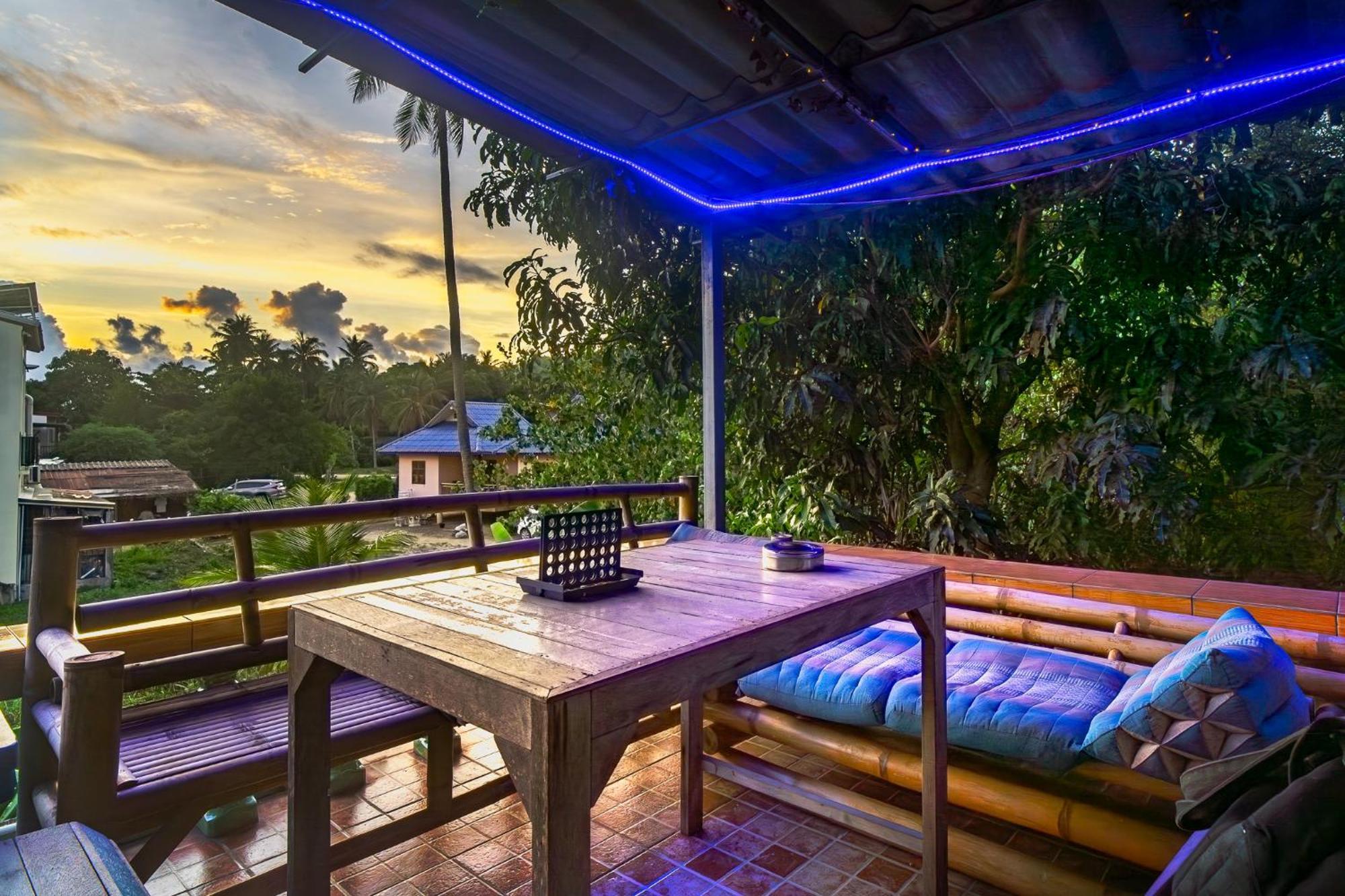 See Sea Backpackers House Baan Tai Eksteriør billede